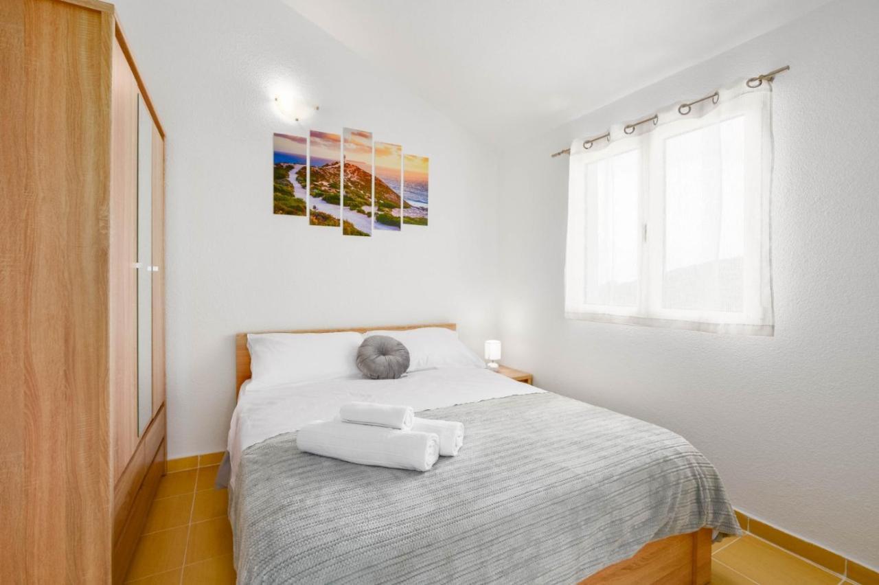 Holiday Home Drvenik Mali Drvenik Luaran gambar